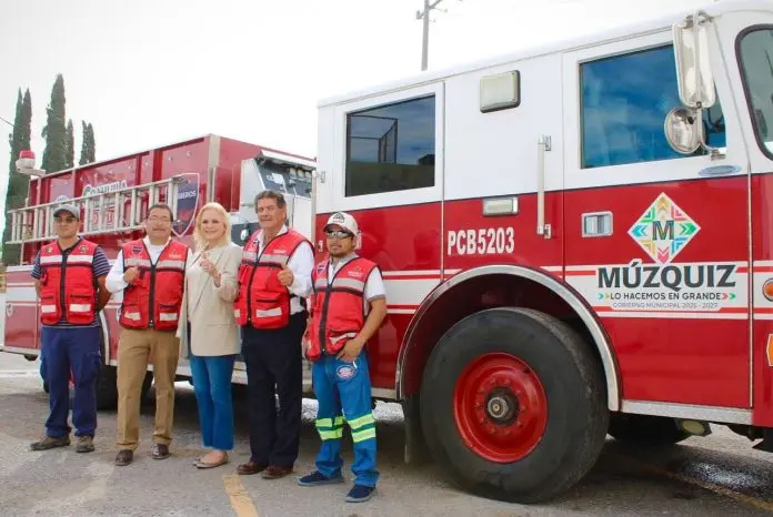 Refuerza, Laura Jiménez equipamiento del cuerpo de Bomberos