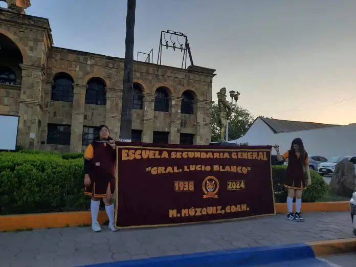 Mente Sana en Cuerpo Sano’: la marcha escolar que inspira a toda una comunidad en Múzquiz