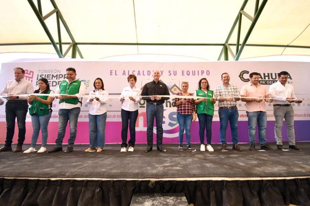 Román Cepeda entrega techumbre en Jardines Universidad y anuncia instalación de caseta de seguridad