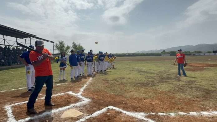 Inaugura Laura Jiménez temporada de beisbol
