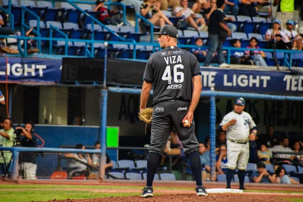 Sultanes barre a Acereros