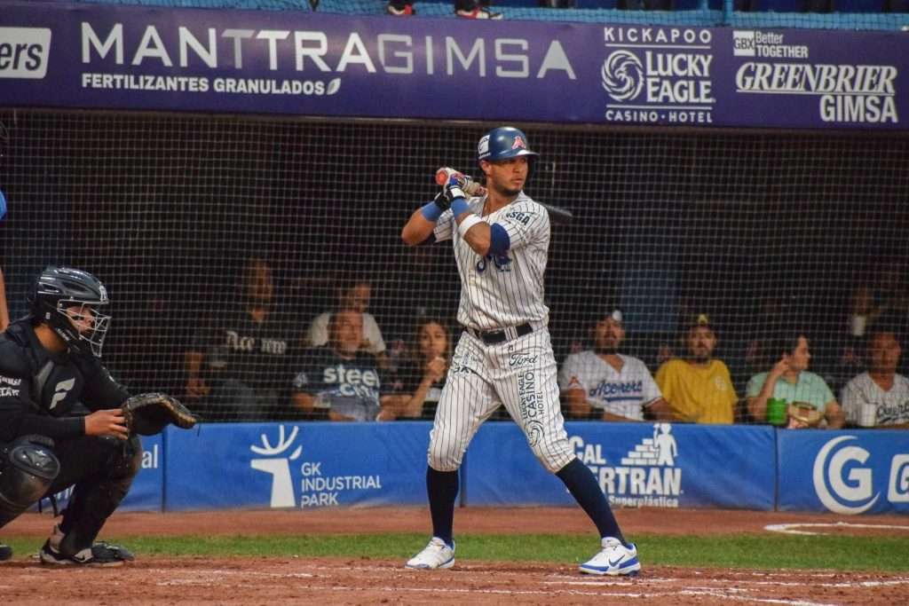 Sultanes barre a Acereros
