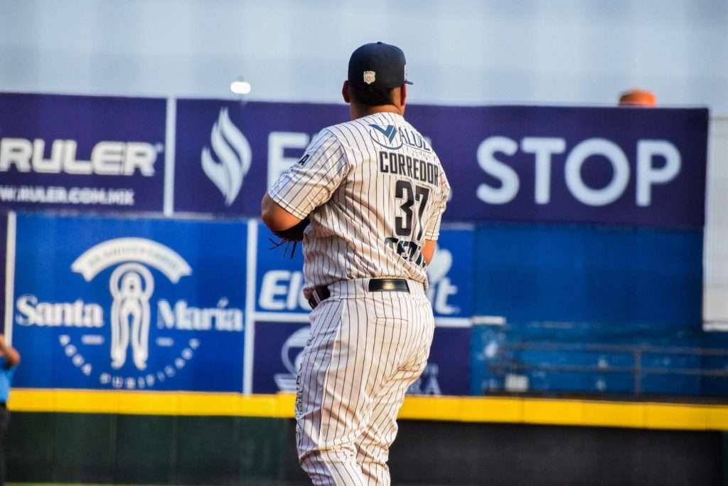 Sultanes barre a Acereros