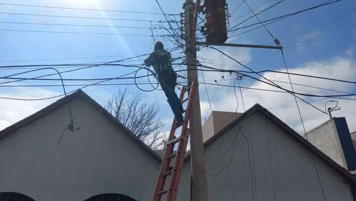 Retira Desarrollo Urbano cableado en desuso