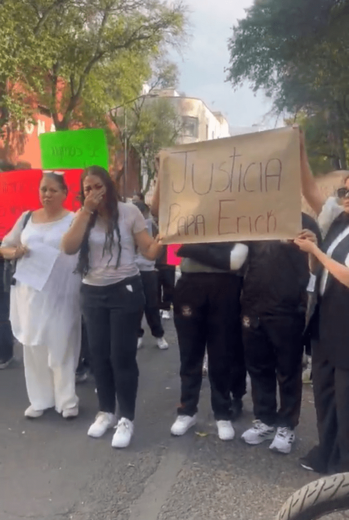 Madre exige justicia tras muerte de su hijo en campamento escolar; denuncia presunto maltrato