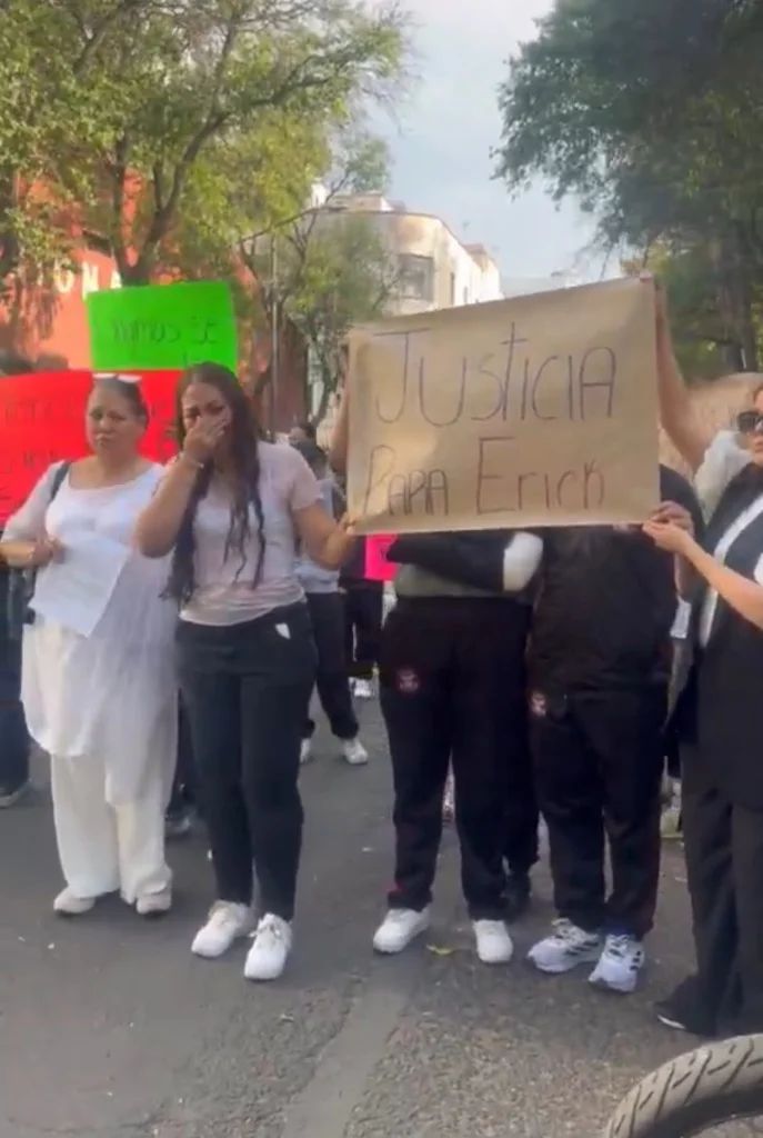 Madre exige justicia tras muerte de su hijo en campamento escolar; denuncia presunto maltrato