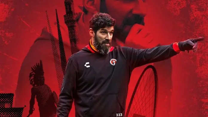 Abreu comenzó su carrera en los banquillos al frente del Santa Tecla y después se desempeñó como jugador-entrenador del Boston River.