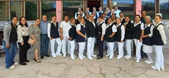 Festejan a enfermeras y enfermeros de la Región en su día
