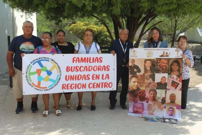 El colectivo “Juntos en Acción por Nuestros Desaparecidos Región Centro de Coahuila” está conformado por aproximadamente 20 madres que desde 2011 buscan a sus familiares desaparecidos.