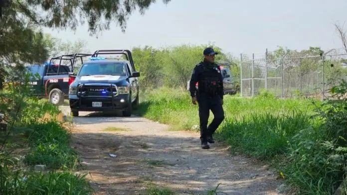 Autoridades localizan restos humanos en terreno baldío