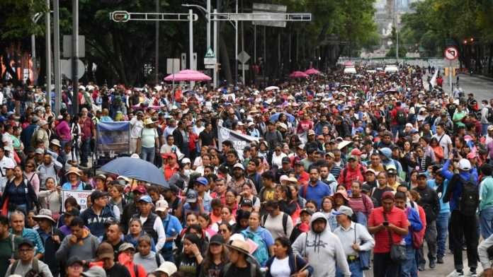 80% de los mexicanos no están de acuerdo con los bloqueos de la CNTE; revela encuesta