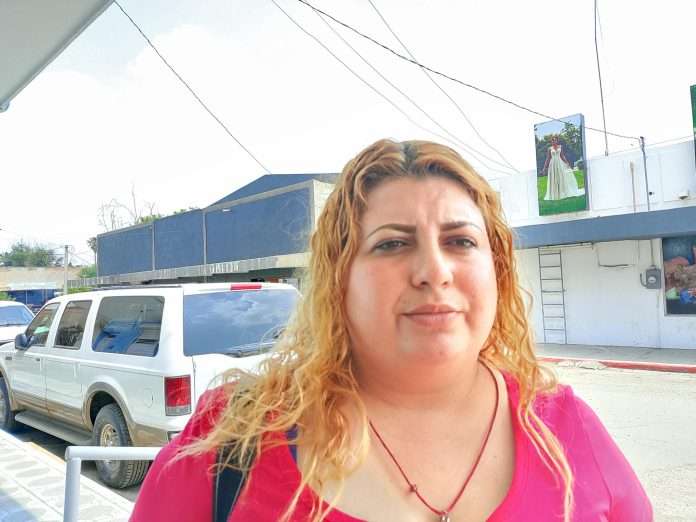 Acude a las autoridades a denunciar madre de familia sustracción de sus dos hijos
