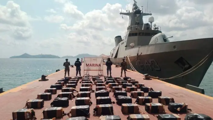 Autoridades aseguran más de una tonelada de presunta cocaína en operativo marítimo frente a costas de Guerrero