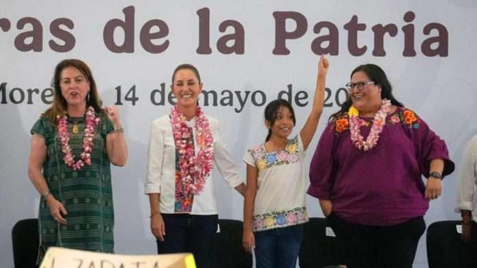 Con la presencia de la Presidenta de México, se inician las primeras Redes de Tejedoras de la Patria en Cuautla, Morelos