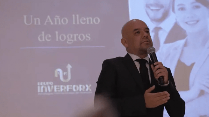 Detienen en Italia a fundador de Inverforx, buscado en México por denuncias de fraude financiero