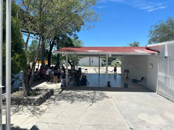 Ajusta Escuela Normal de Monclova su horario ante las altas temperaturas