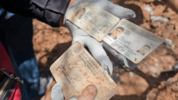 Encuentran identificaciones de Alexia y Ulises en una fosa con restos humanos en Hermosillo