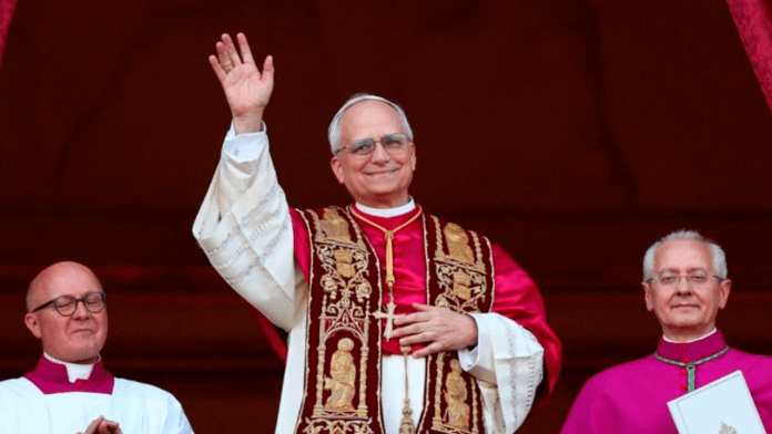 Familia de Monterrey descubre lazos familiares con el Papa León XIV