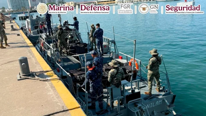 Gabinete de Seguridad asegura 1500 kilogramos de cocaína frente a las costas de Jalisco