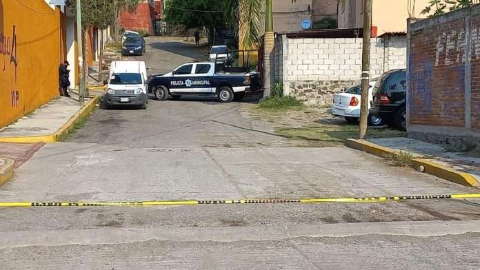Gemelos de 14 años matan a puñaladas a enfermero; los menores fueron detenidos