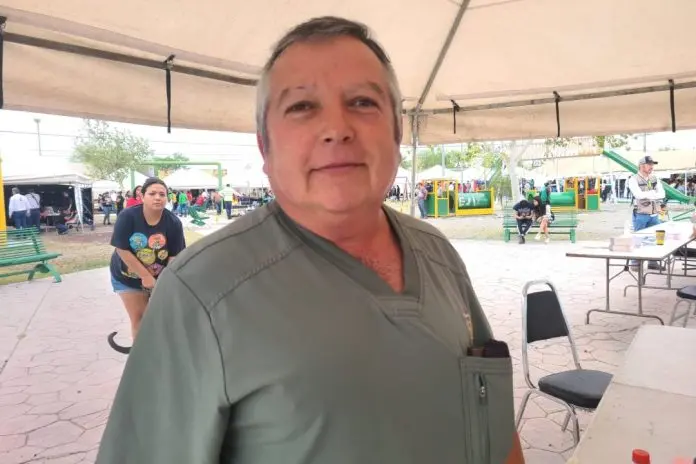 Gerardo Chapa, Medico Veterinario