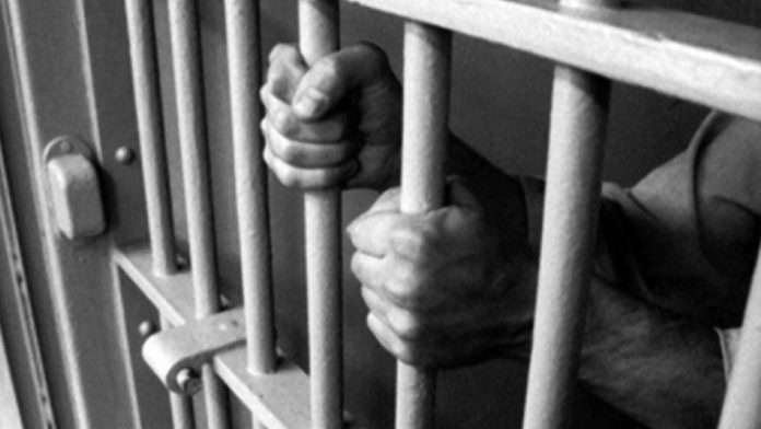 Hombre mata a dos personas en centro de rehabilitación; dan 42 años de sentencia