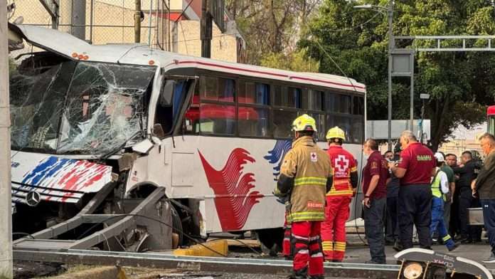 Menor de 13 años fue atropellada por conductor de autobús; presenta muerte cerebral