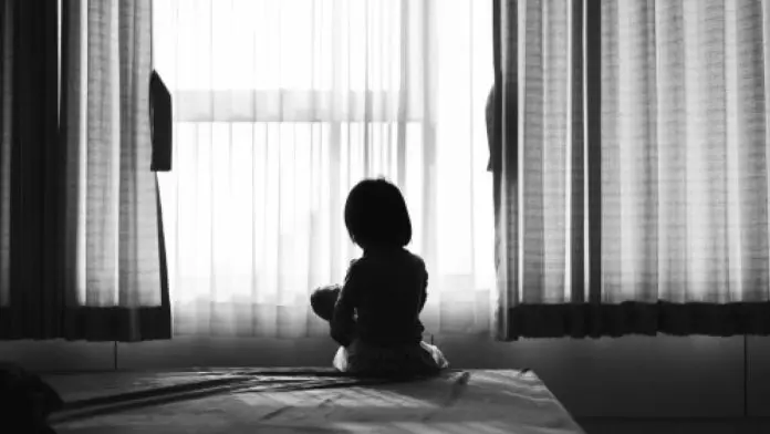 Menor intenta denunciar abuso de su abuelo, pero tras 9 horas de espera desiste: “Ya no quiero hablar”