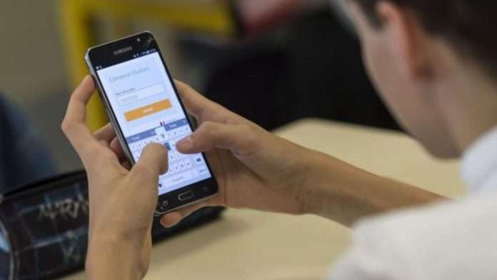 Mujer recibe por error transferencia de 500 millones de pesos; lo gasta en un día