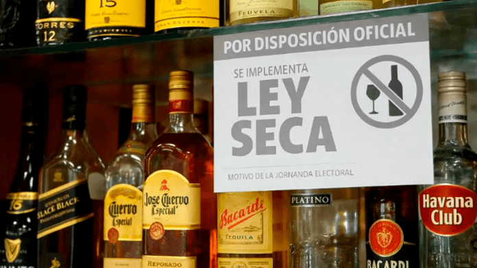 Multas por vender alcohol durante la Ley Seca en elecciones judiciales 2025