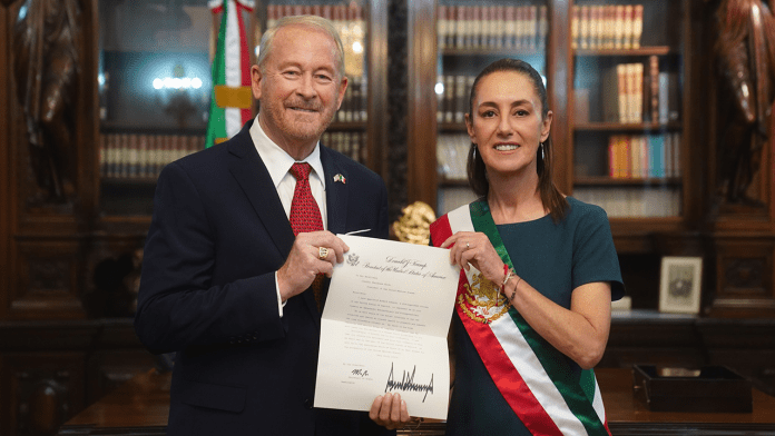 Se reúne Claudia Sheinbaum con nuevos embajadores en Palacio Nacional