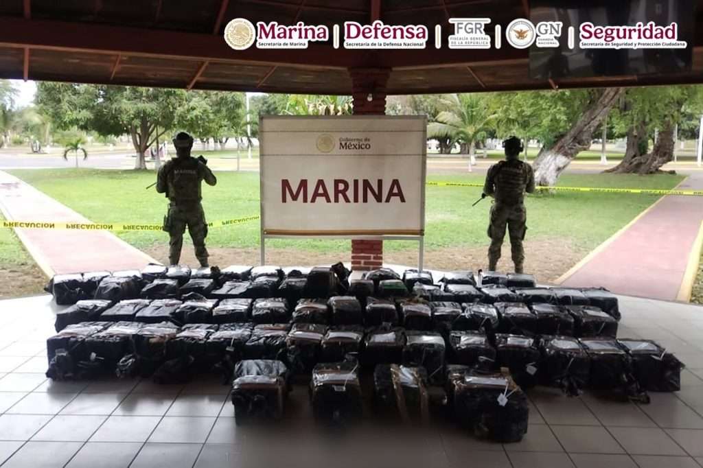 Gabinete de Seguridad impidió traslado de 1.28 toneladas kilogramos de cocaína frente a las costas de Michoacán