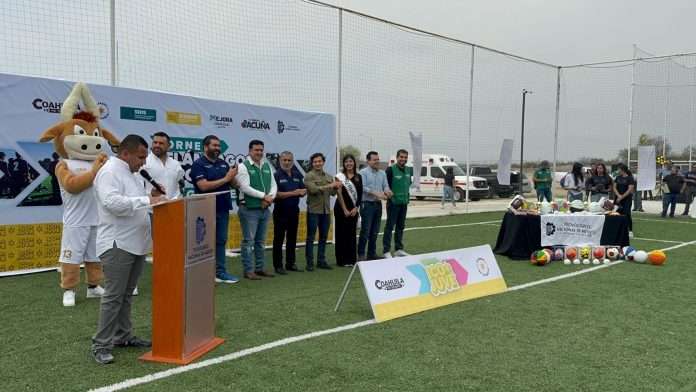 Celebra Gobierno del Estado a los estudiantes en Acuña