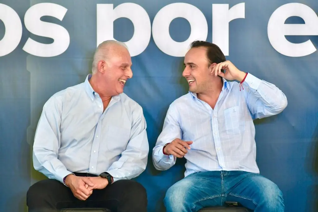 Manolo Jiménez y Román Cepeda arrancan el programa de entrega de tinacos "¡Agua para todos y todos por el agua!"