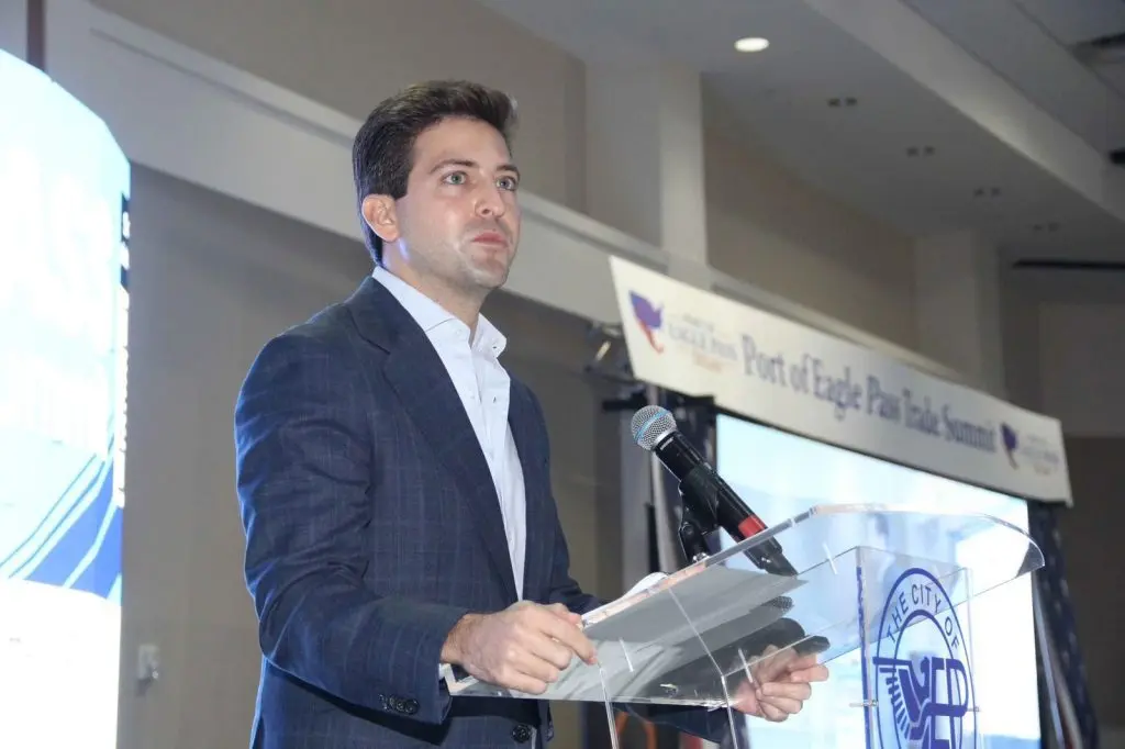 Expone Coahuila sus ventajas competitivas dentro de la Cumbre Comercial 2025 de Eagle Pass