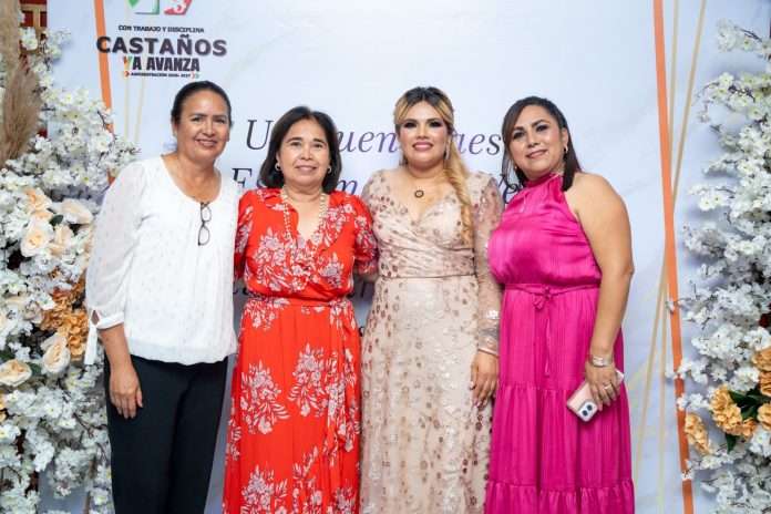 Celebra Yesica Sifuentes a los maestros de Castaños