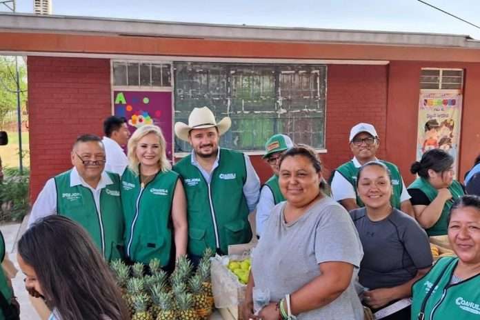 La alcaldesa Laura Jiménez entrega apoyos del programa Mercadito Mejora en Minas La Florida
