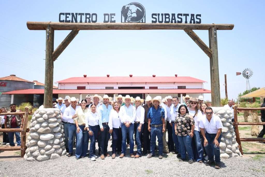 Entrega Manolo Jiménez 400 toros a productores de Coahuila