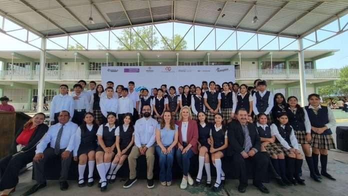 El programa “Escuelas con Agua” beneficia a más de 2,500 alumnos de Múzquiz