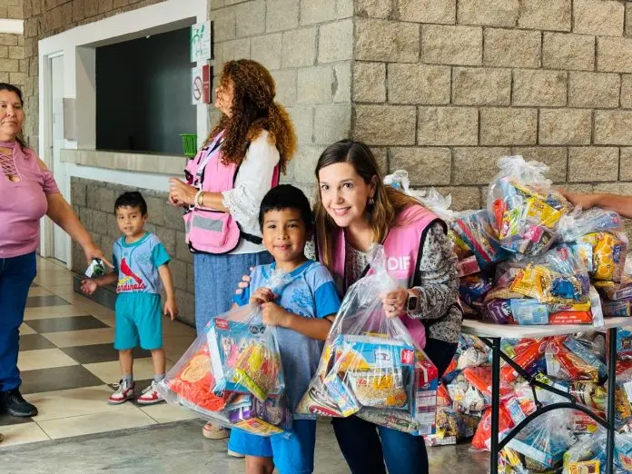 Entrega DIF programa ‘’alimentando con amor’’