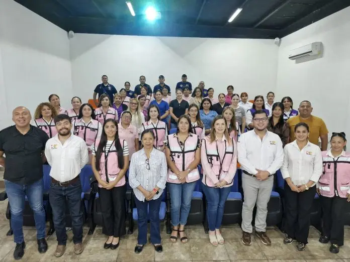 Brindan capacitación de primeros auxilios psicológicos