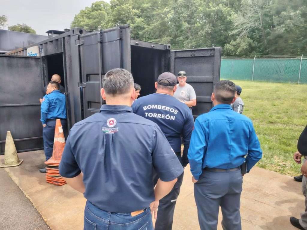 Elementos de Protección Civil y Bomberos se capacitan en Carolina del Norte en materia de incendios