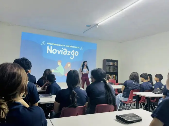 Brindan conferencia sobre la prevención de la violencia en el noviazgo