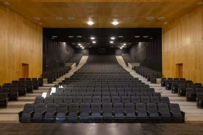 Permanecerá el teatro de la ciudad cerrado