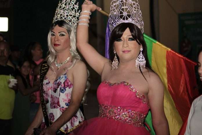La 5ª Marcha del Orgullo LGBTQ+ en Múzquiz fue todo un éxito, con el respaldo de la alcaldesa Laura Jiménez.