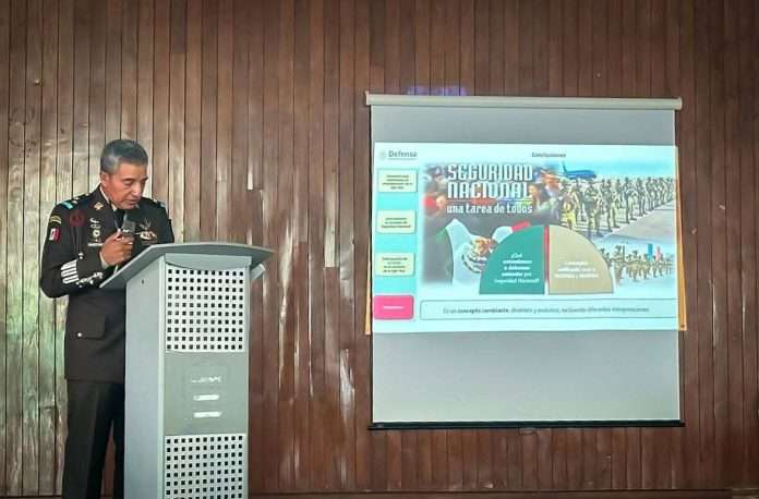 El comandante del 14/o Regimiento de Caballería impartió en el TecNM Múzquiz la conferencia 