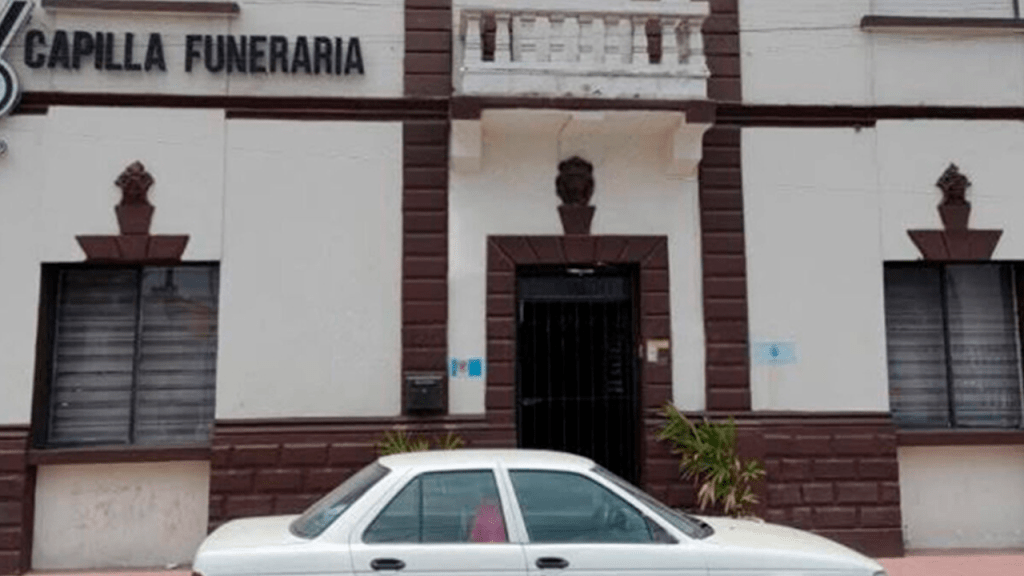 Abuelito fue abandonado en funeraria; familiares no regresaron tras pagar anticipo