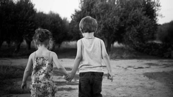 Adolescente de 14 años cuidaba a sus cuatro hermanos; su madre estaba drogada