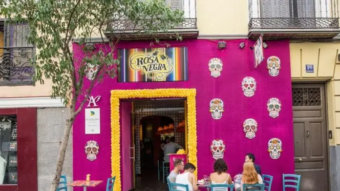 Asesinan afuera de su trabajo a mujer trans; recibió 10 balazos