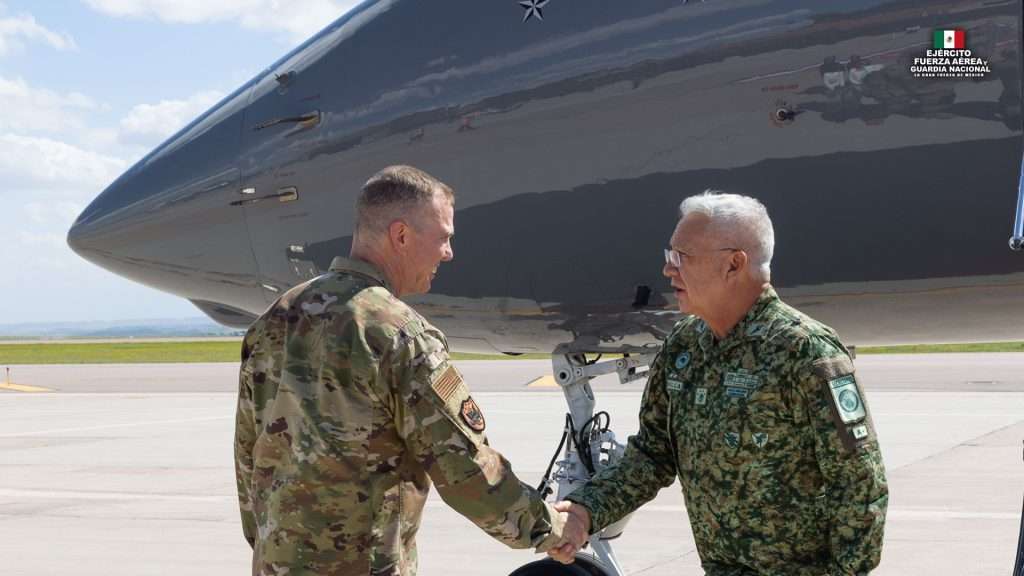 Los Secretarios de Defensa y Marina de México visitaron el Cuartel General del Comando Norte de los E.U.A.